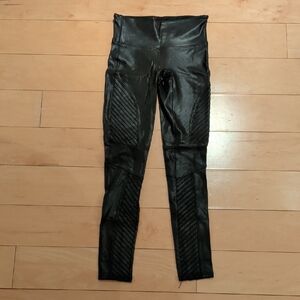 SPANX Moto Leggings, Size Small, Black Shiny Textured, Like New 🔥